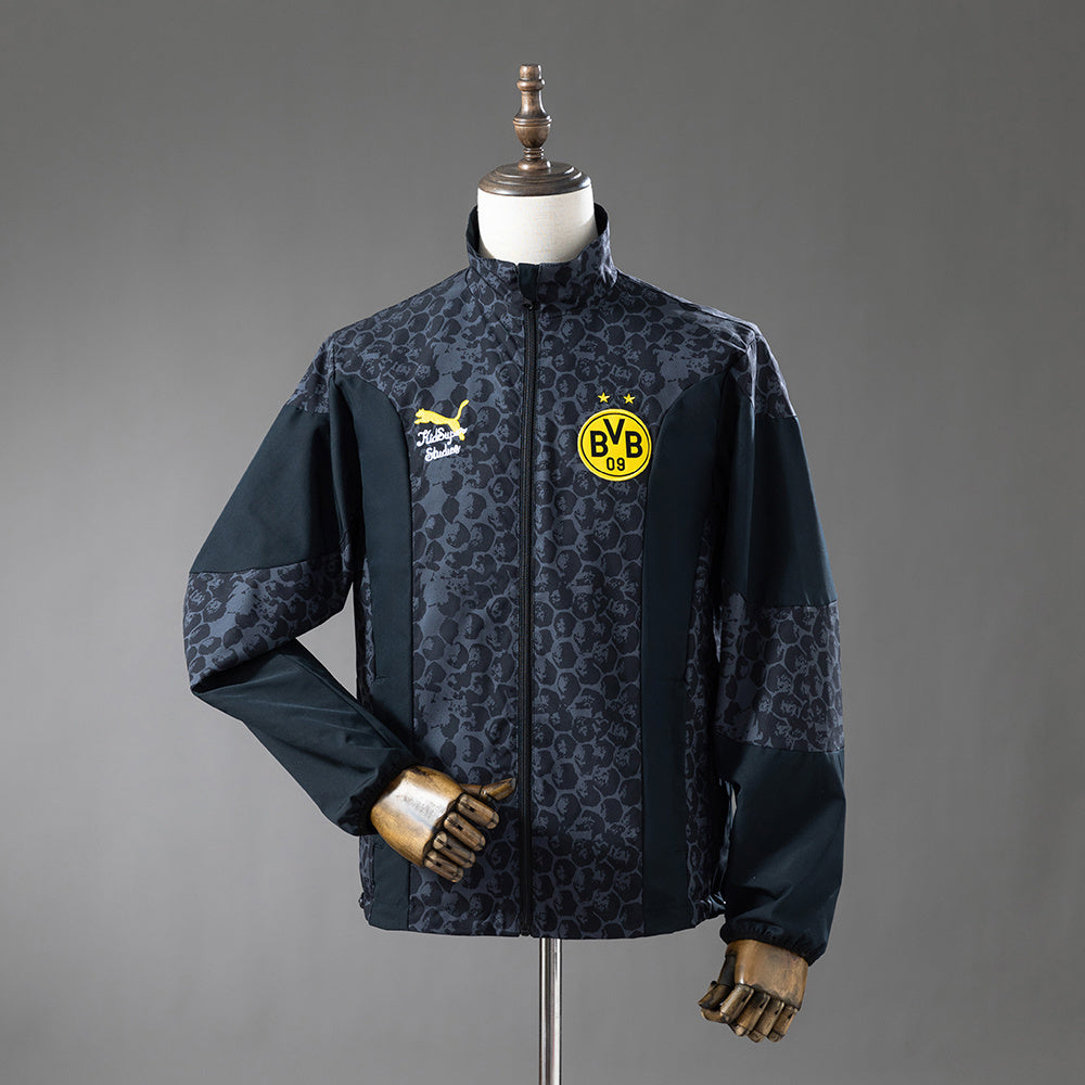Rompevientos - Borussia Dortmund